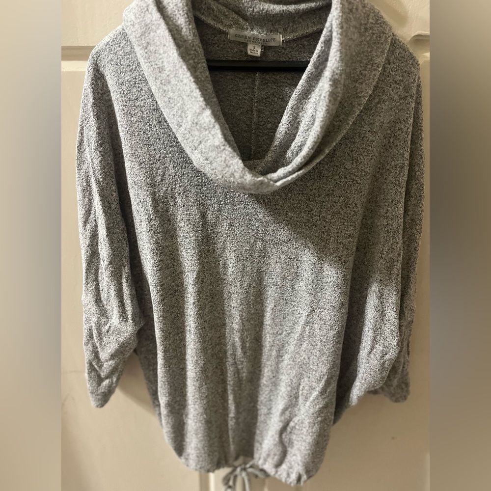 Green Envelope Los Angeles Women’s Shawl Collar Top